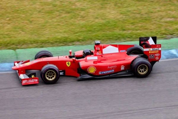 周冠宇官宣加盟凯迪拉克F1车队 新赛季中国车手前景深度解析